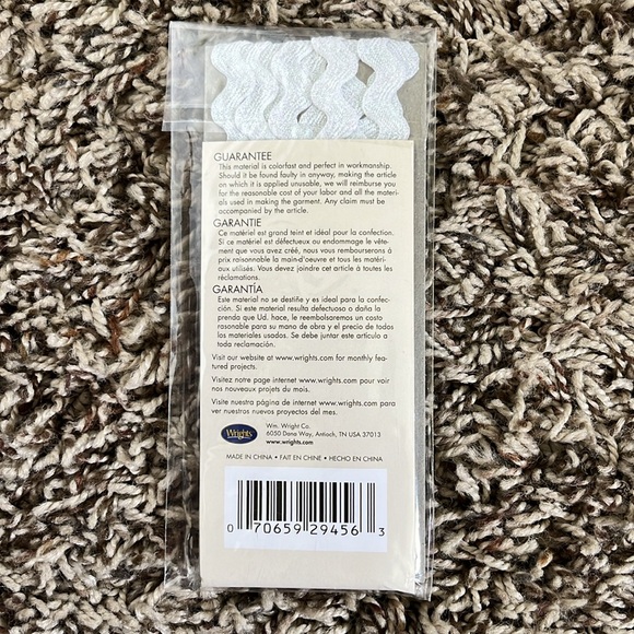 Wright’s Iridescent Medium Rick Rack 2.5 yards PC427 - Picture 4 of 7